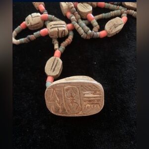 ANTIQUE EGYPTIAN CARVED BEETLE SCARAB PENDANT BEAD NECKLACE